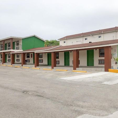 Capital O Palms Hotel, Acuna Ciudad Acuña 外观 照片