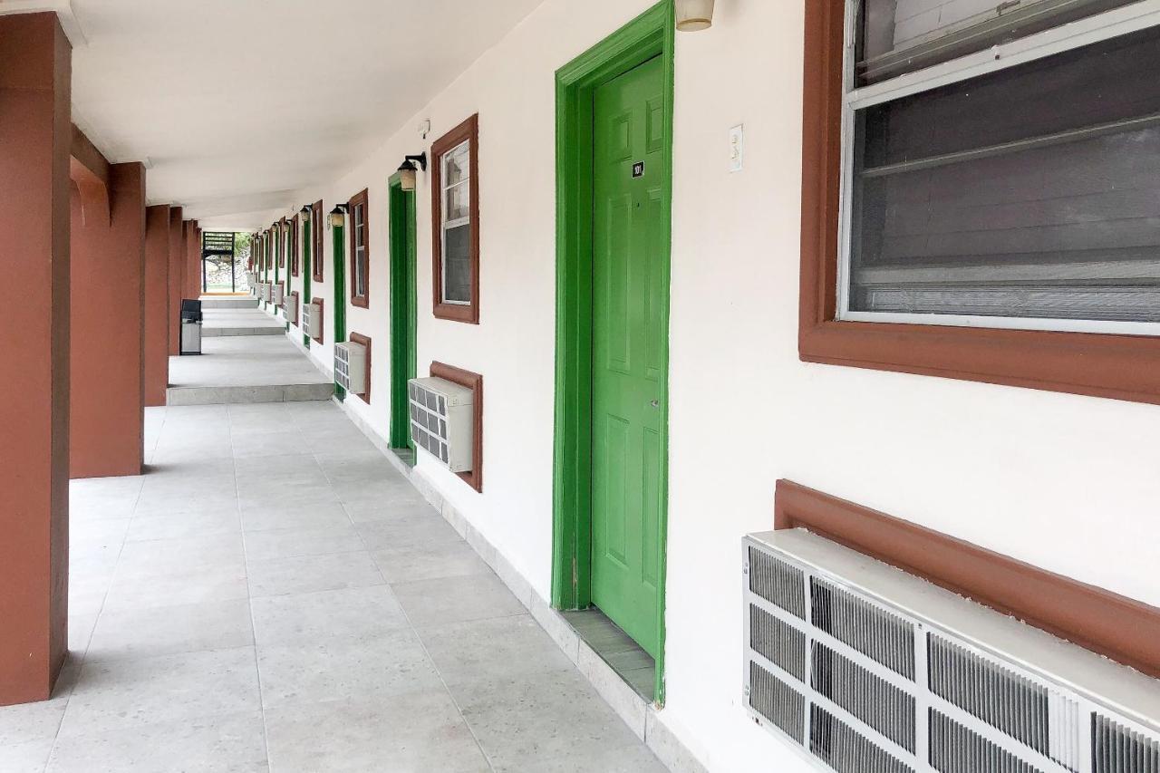 Capital O Palms Hotel, Acuna Ciudad Acuña 外观 照片