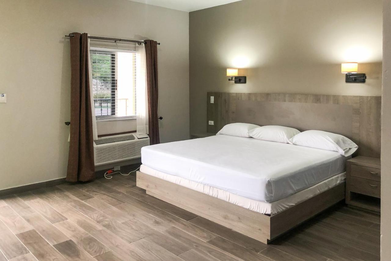 Capital O Palms Hotel, Acuna Ciudad Acuña 外观 照片