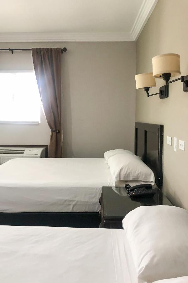 Capital O Palms Hotel, Acuna Ciudad Acuña 外观 照片